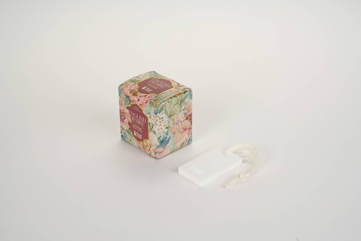 Handcrafted indoor garden jewelry boxe gift box with live moss and hidden ring compartments
